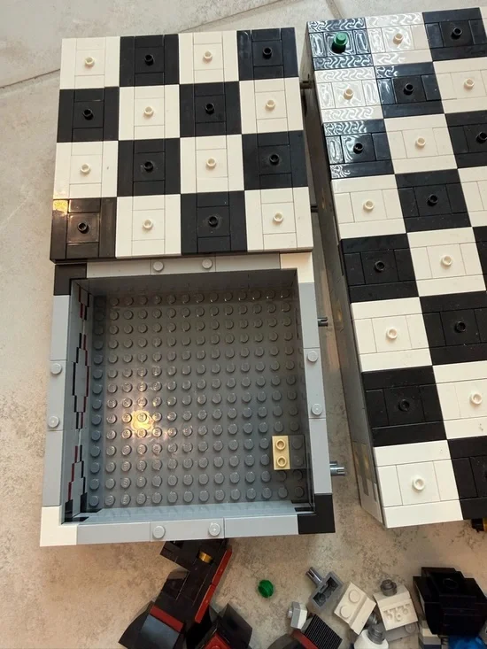 LEGO Chess/Checkers- Incomplete - Picture 7 of 7